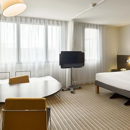 B&B Hotel Velizy Est Exterior foto